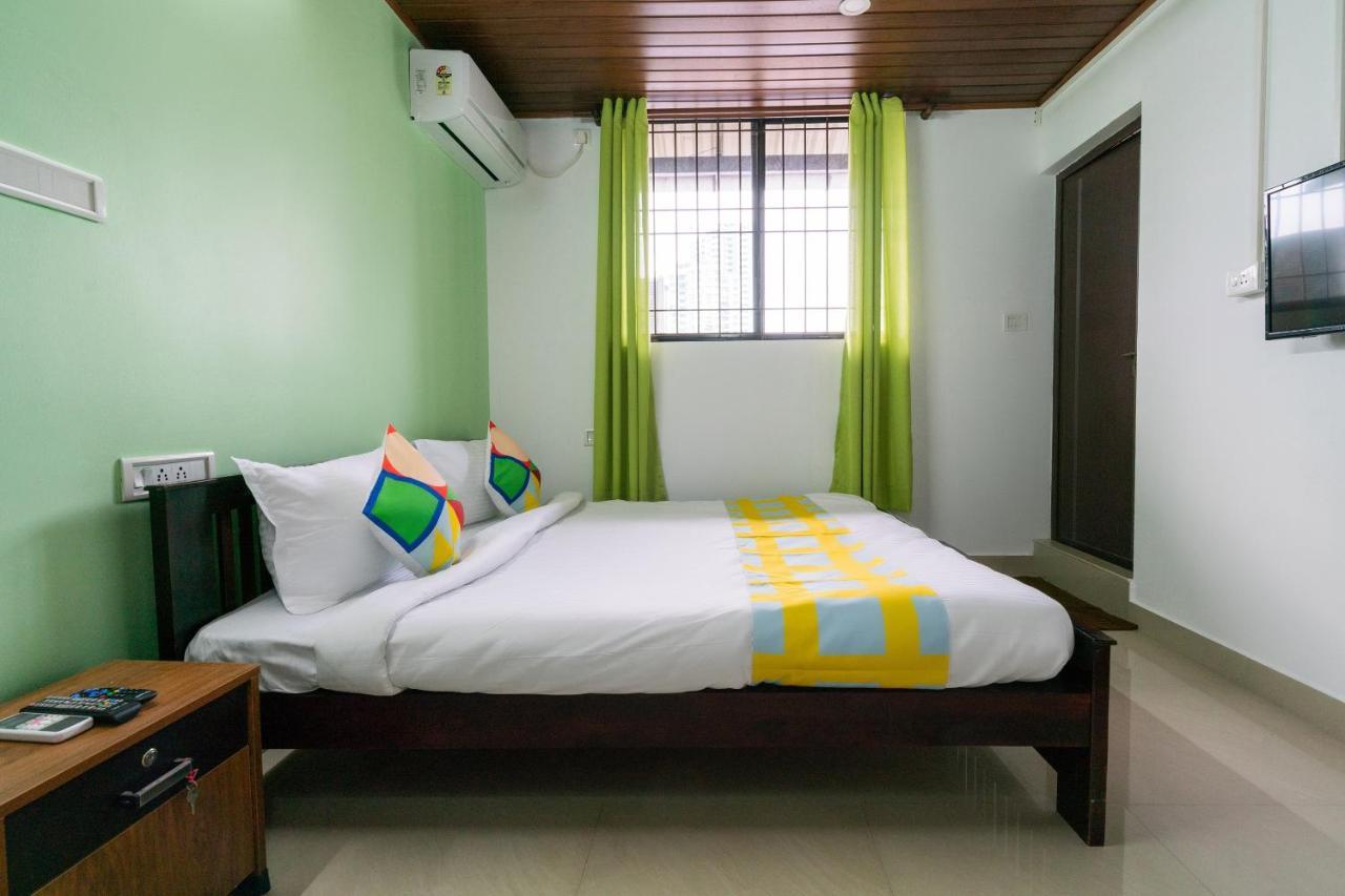 Oyo Home 49697 Aj Apartments Kochi Eksteriør bilde