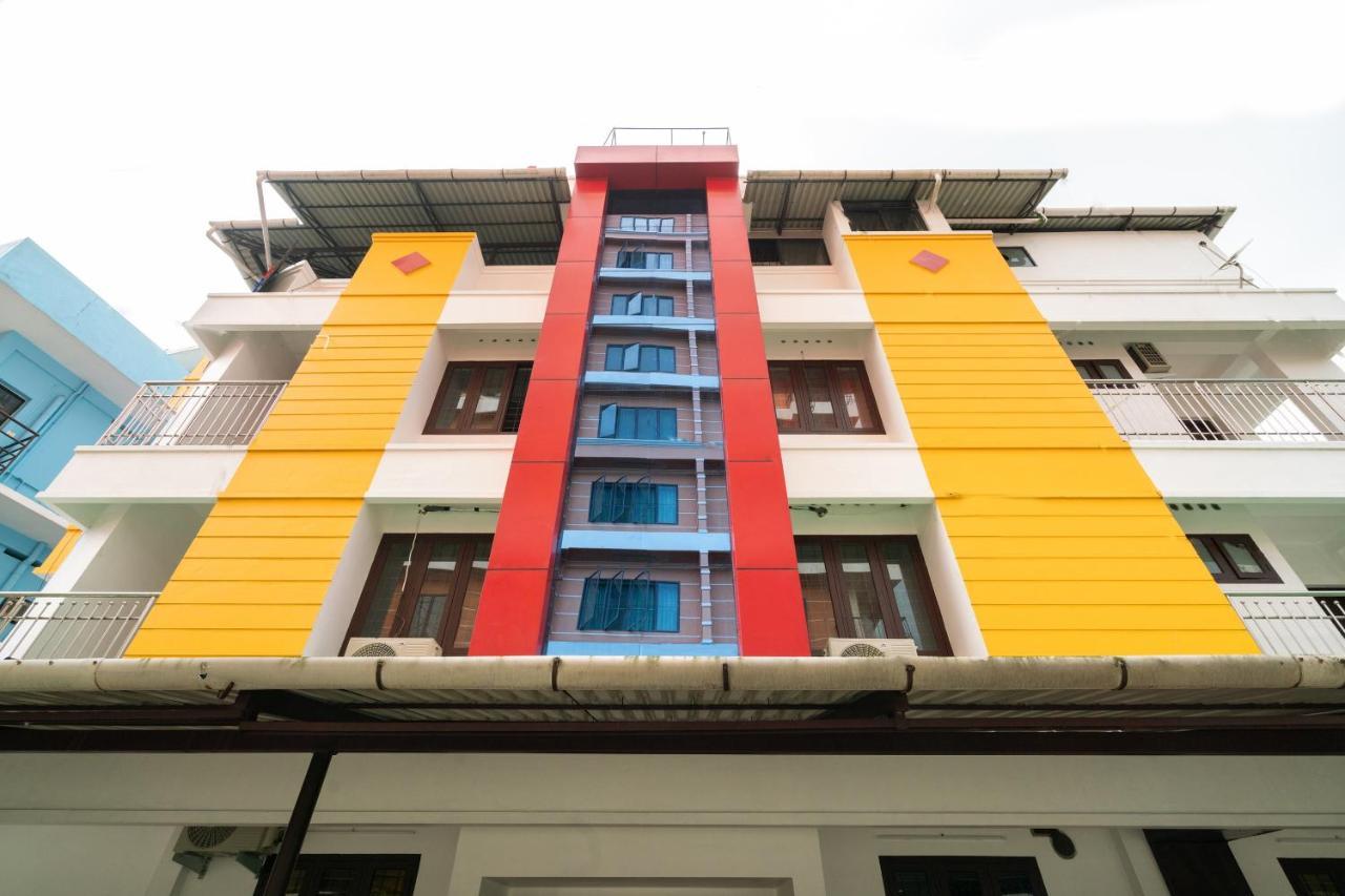Oyo Home 49697 Aj Apartments Kochi Eksteriør bilde