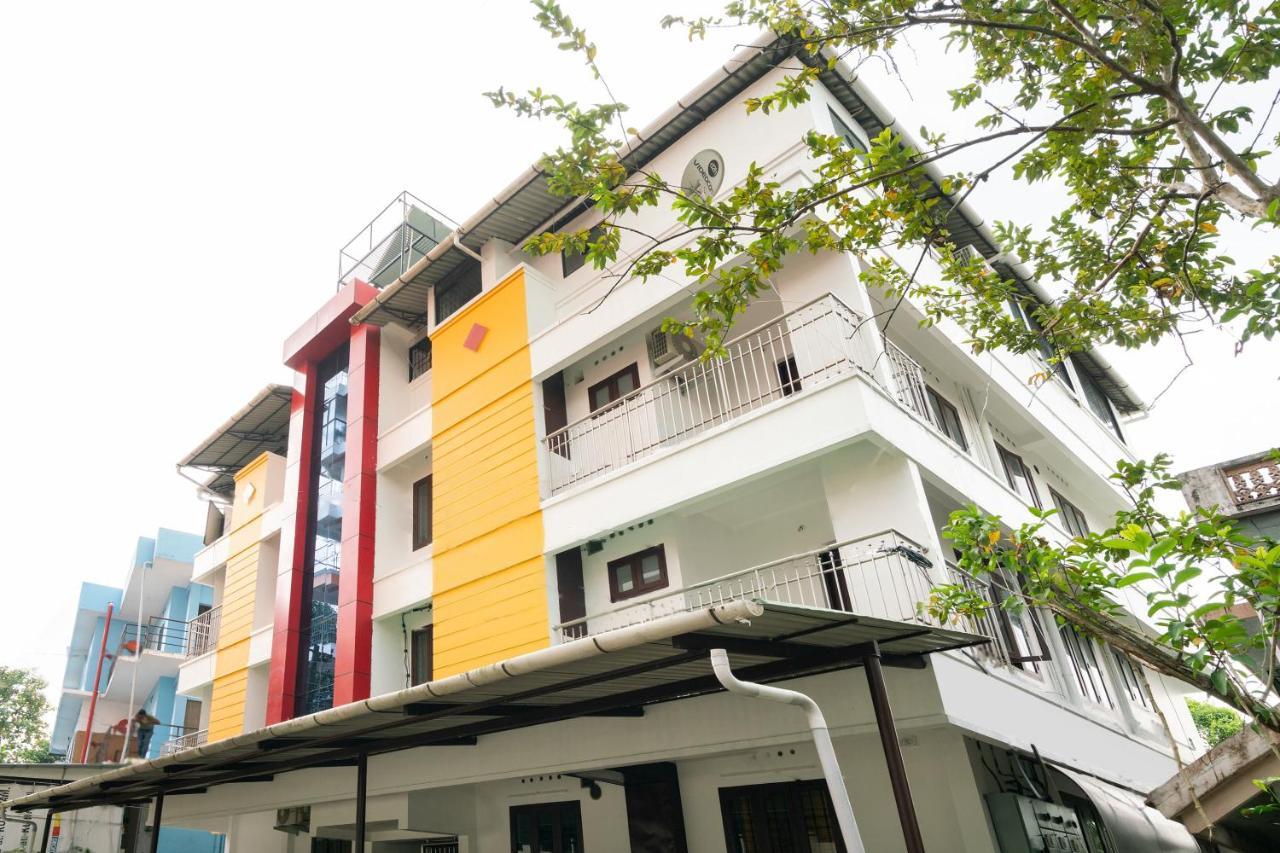 Oyo Home 49697 Aj Apartments Kochi Eksteriør bilde